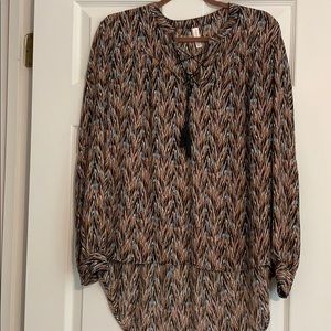 Printed blouse with tie neck